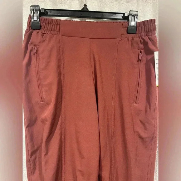 Old Navy Jogger Pants NWT - Picture 2 of 4